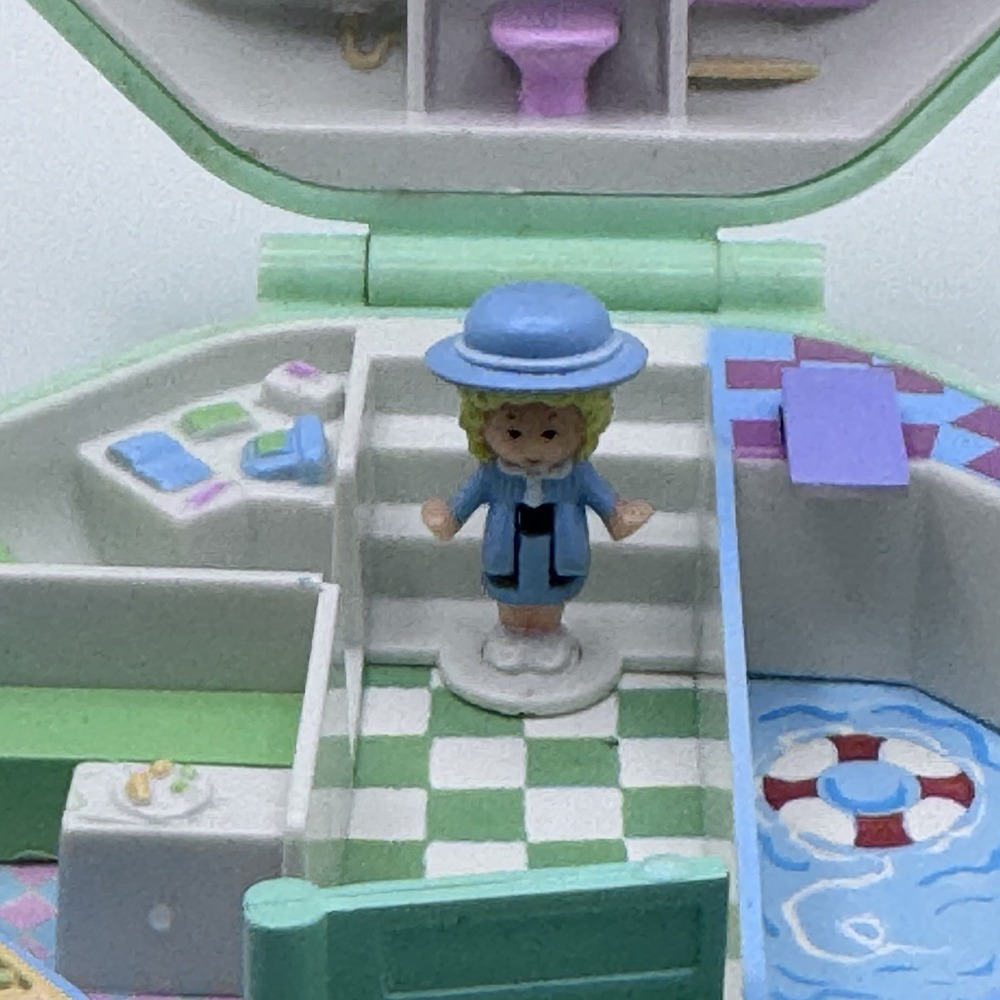 Polly Pocket 1990 Polly's School Compact with Polly Doll - Picture 6 of 6